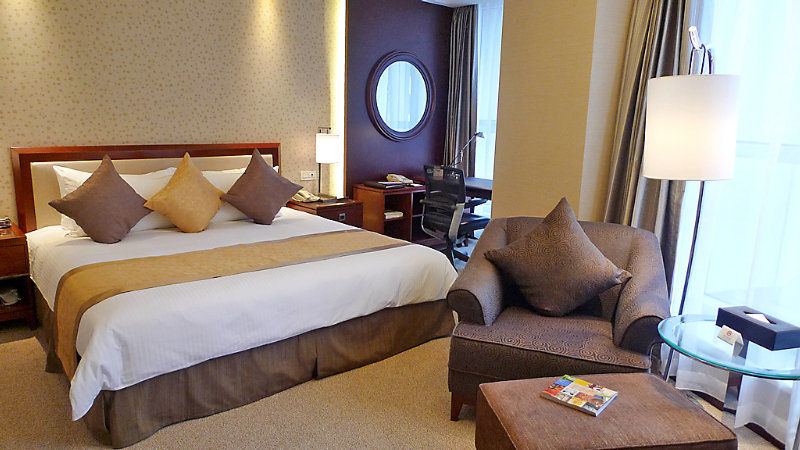 - Nanjing Road 4*