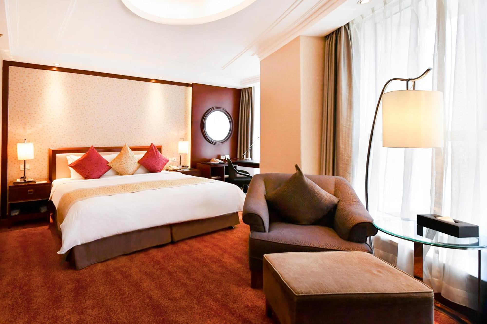 - Nanjing Road 4* Шанхай