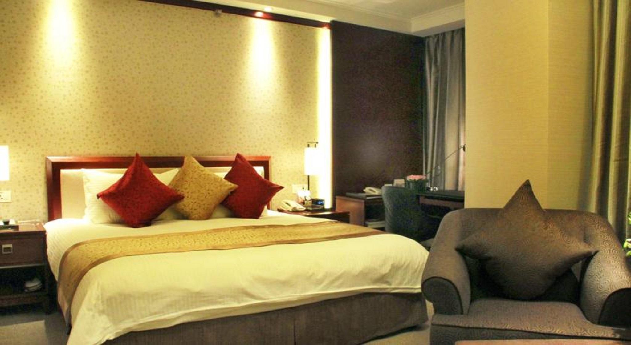 - Nanjing Road 4* Шанхай